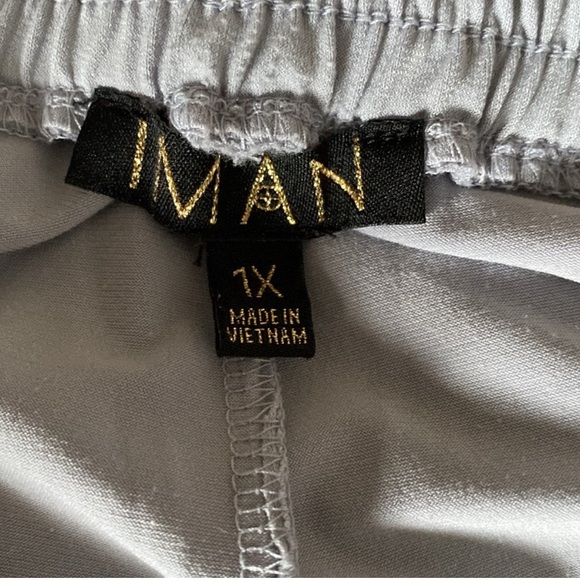 Women’s Black and Gray Snake Print Top. and Iman Gray pants - Picture 3 of 3